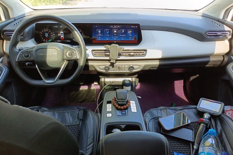 Used BAIC Beijing EU5 PLUS 2024 R600 Premium Edition Center Console
