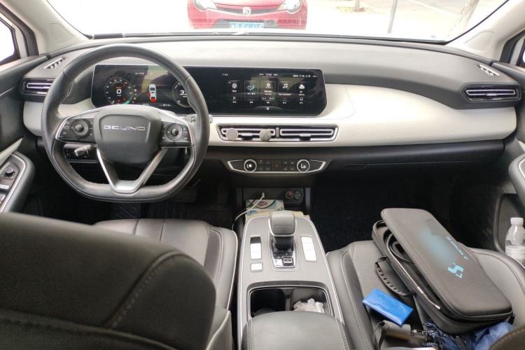 Used BAIC Beijing EU5 PLUS 2024 R600 Premium Travel Edition Center Console