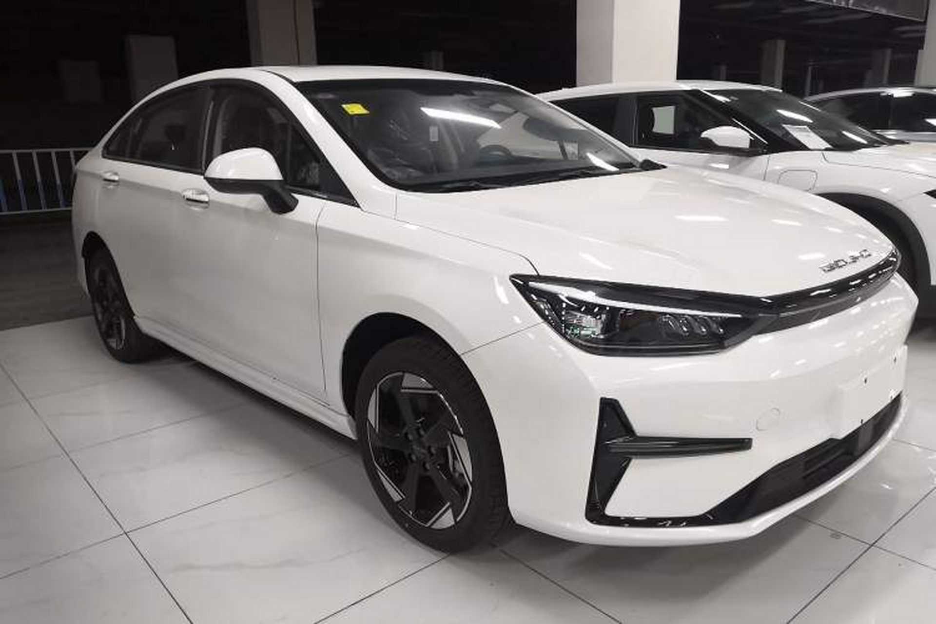 Used BAIC Beijing EU5 PLUS 2024 R600 Premium Travel Edition Exterior 2