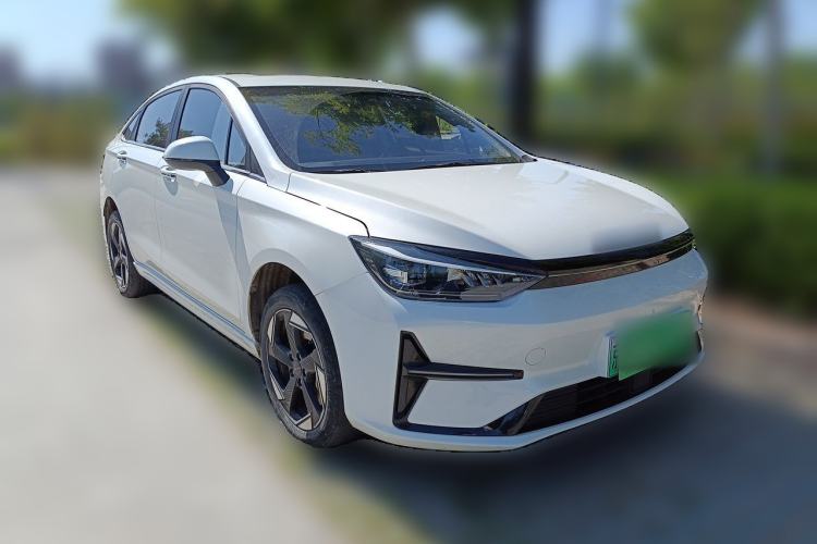 Used BAIC Beijing EU5 PLUS 2024 R600 Premium Edition Front Right 45 Deg