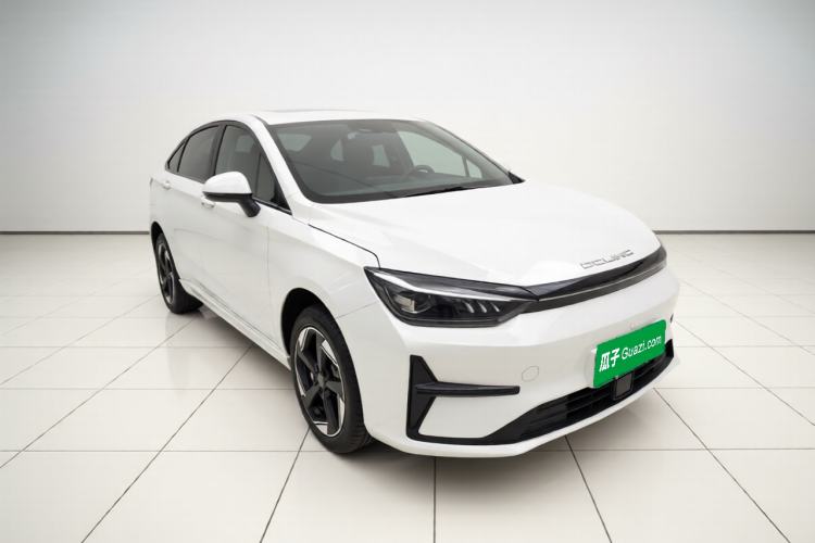 Used BAIC Beijing EU5 PLUS 2024 R600 Premium Travel Edition Front Right 45 Deg
