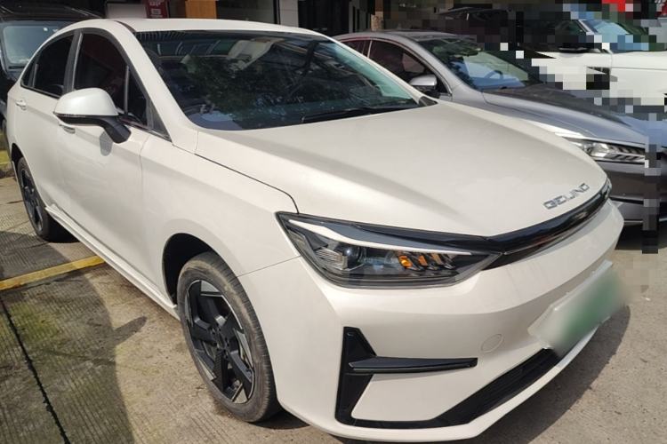 Used BAIC Beijing EU5 PLUS 2024 R500 Standard Travel Edition Front Right 45 Deg