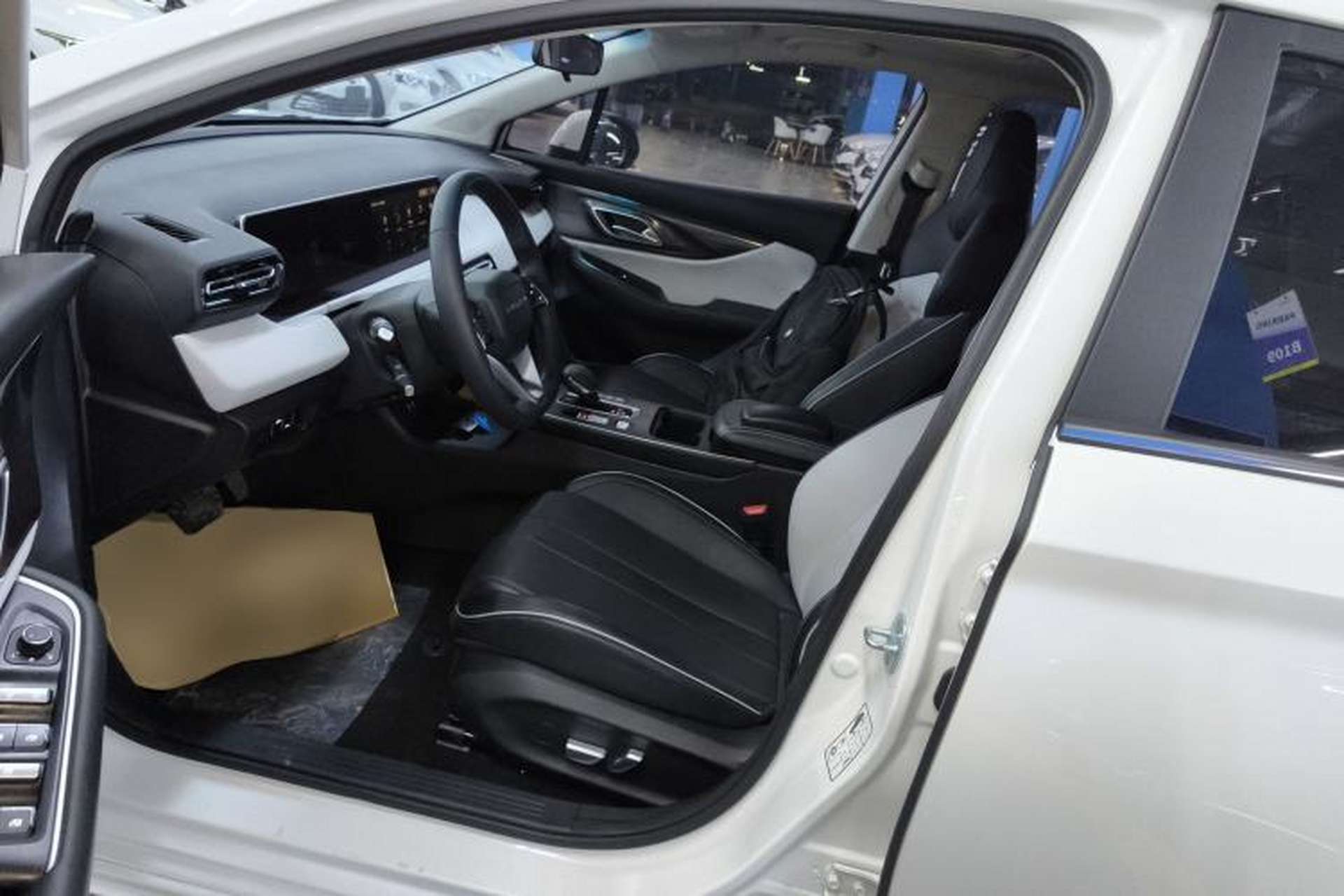 Used BAIC Beijing EU5 PLUS 2024 R600 Premium Travel Edition Left Front Seat