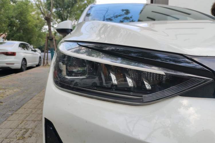 Used BAIC Beijing EU5 PLUS 2024 R600 Premium Travel Edition Right Front Headlight