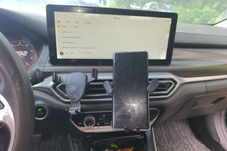 Used BAIC Beijing EU7 2019 Yifeng Edition Audio And AC Panel