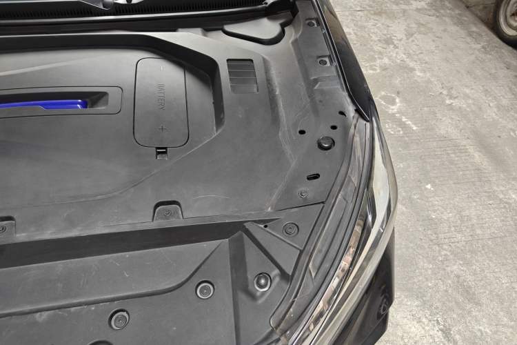 Used BAIC Beijing EU7 2019 Yifeng Edition Engine Bay Left