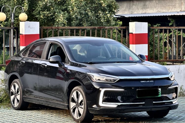 Used BAIC Beijing EU7 2019 Yifeng Edition Exterior 2