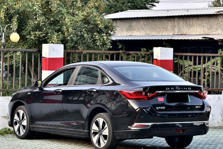 Used BAIC Beijing EU7 2019 Yifeng Edition Exterior 4