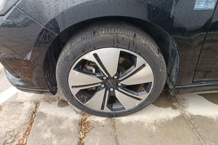 Used BAIC Beijing EU7 2019 Yifeng Edition Left Front Wheel Hub