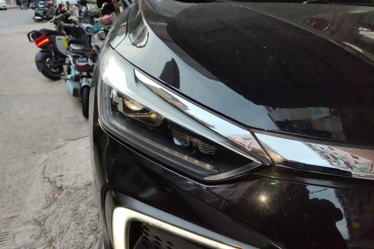 Used BAIC Beijing EU7 2019 Yifeng Edition Right Front Headlight