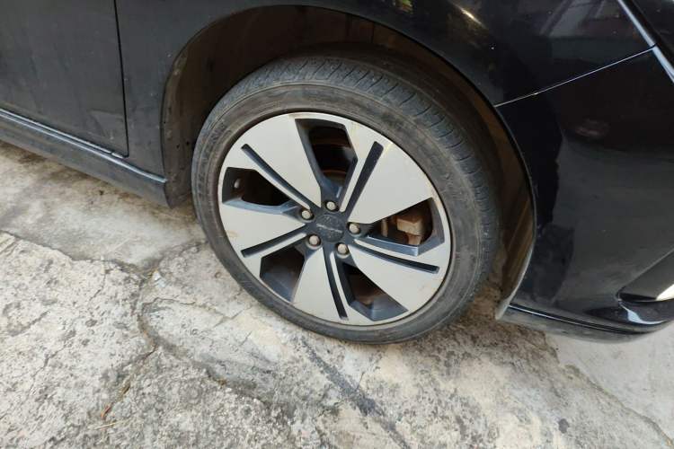 Used BAIC Beijing EU7 2019 Yifeng Edition Right Front Wheel Hub
