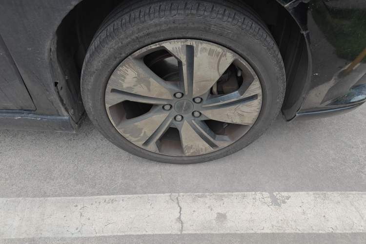 Used BAIC Beijing EU7 2019 Yishang Edition Right Front Wheel Hub