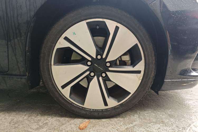Used BAIC Beijing EU7 2019 Yifeng Edition Right Front Wheel Hub