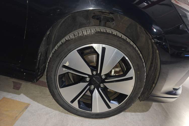Used BAIC Beijing EU7 2019 Yifeng Edition Right Front Wheel Hub