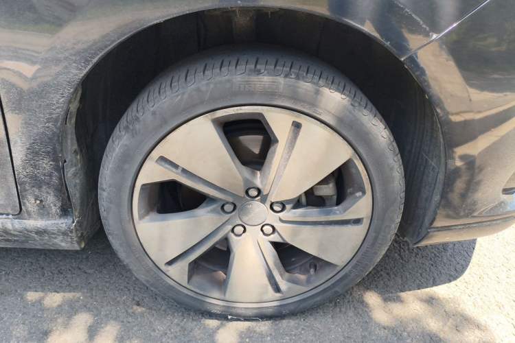 Used BAIC Beijing EU7 2019 Yifeng Edition Right Front Wheel Hub