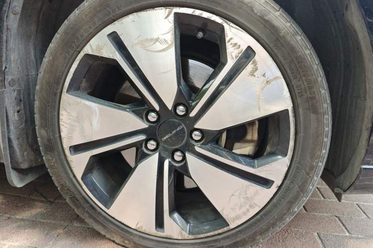 Used BAIC Beijing EU7 2019 Yifeng Edition Right Front Wheel Hub