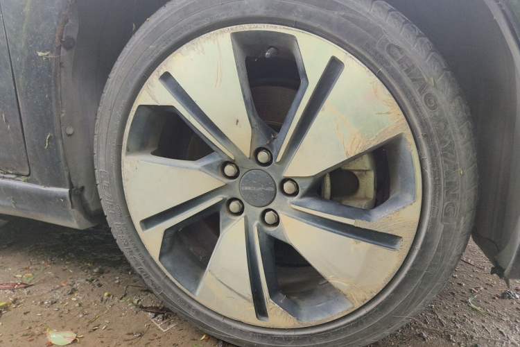 Used BAIC Beijing EU7 2019 Yifeng Edition Right Front Wheel Hub