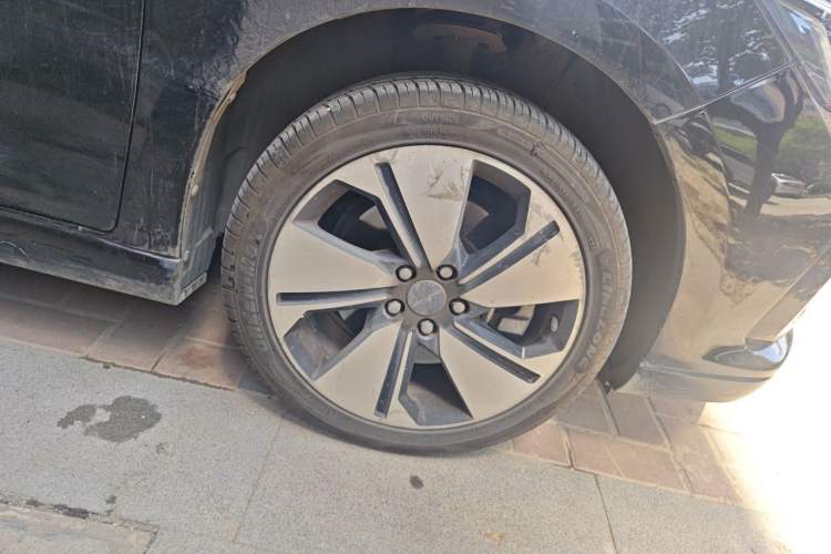 Used BAIC Beijing EU7 2019 Yifeng Edition Right Front Wheel Hub