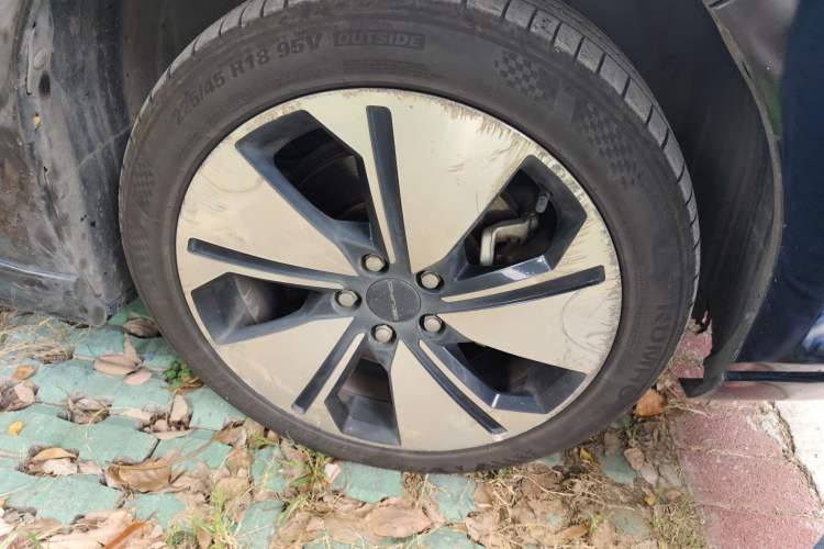 Used BAIC Beijing EU7 2019 Yishang Edition Right Front Wheel Hub
