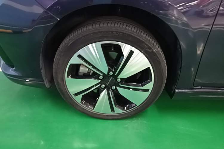 Used BAIC Beijing EU7 2019 Trendy Edition Left Front Wheel Hub