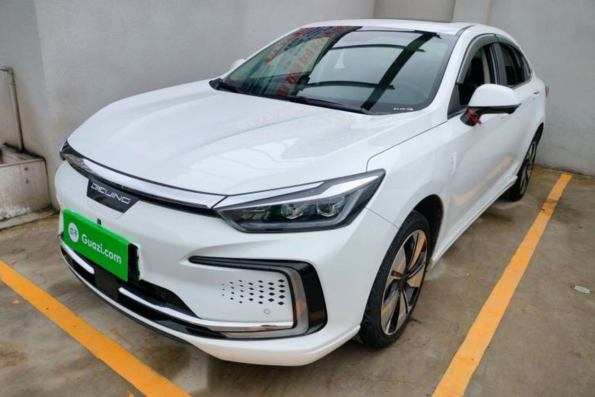 Used BAIC Beijing EU7 2022 Trendy Edition Front Left 45 Deg