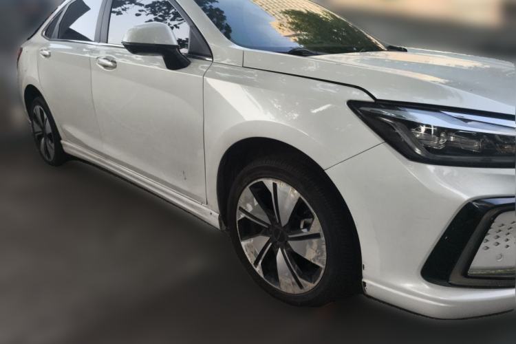 Used BAIC Beijing EU7 2022 Trendy Edition Front Right 45 Deg
