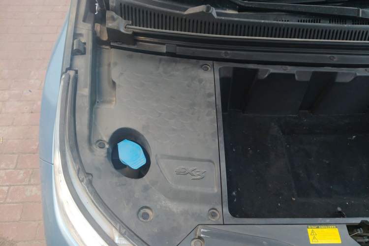 Used BAIC Beijing EX3 2019 R600 Elite Edition Engine Bay Right