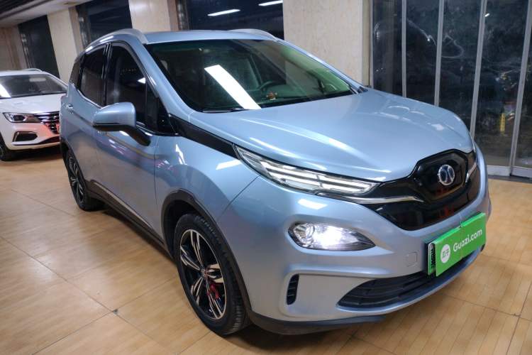 Used BAIC Beijing EX3 2019 R600 Jingshang Edition Front Right 45 Deg