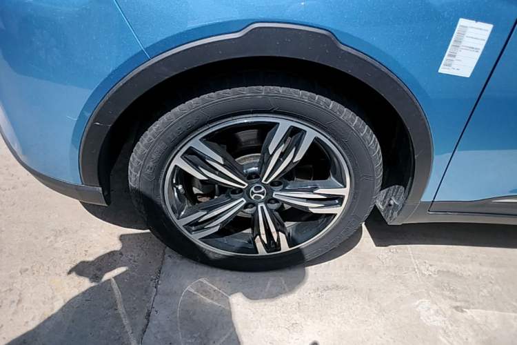 Used BAIC Beijing EX3 2019 R600 Strong Wind Edition Left Front Wheel Hub