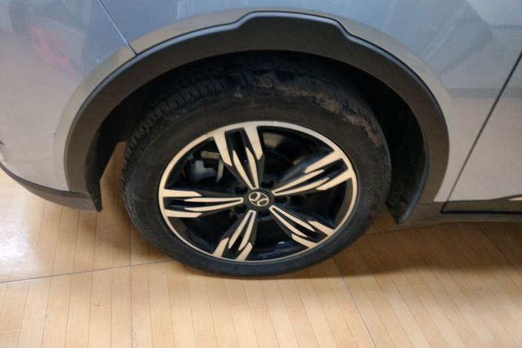 Used BAIC Beijing EX3 2019 R600 Jingshang Edition Left Front Wheel Hub
