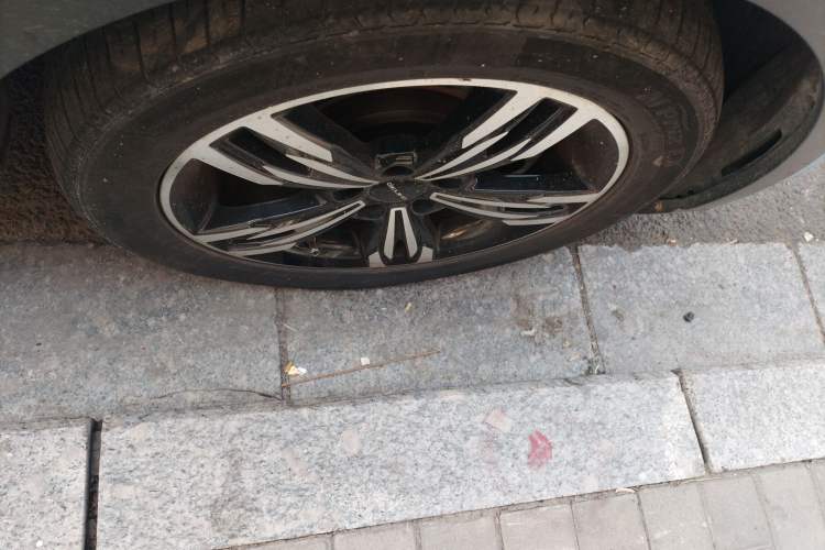 Used BAIC Beijing EX3 2019 R600 Strong Wind Edition Right Front Wheel Hub