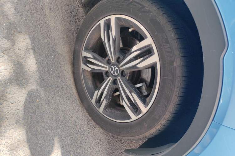 Used BAIC Beijing EX3 2019 R600 Strong Wind Edition Right Front Wheel Hub