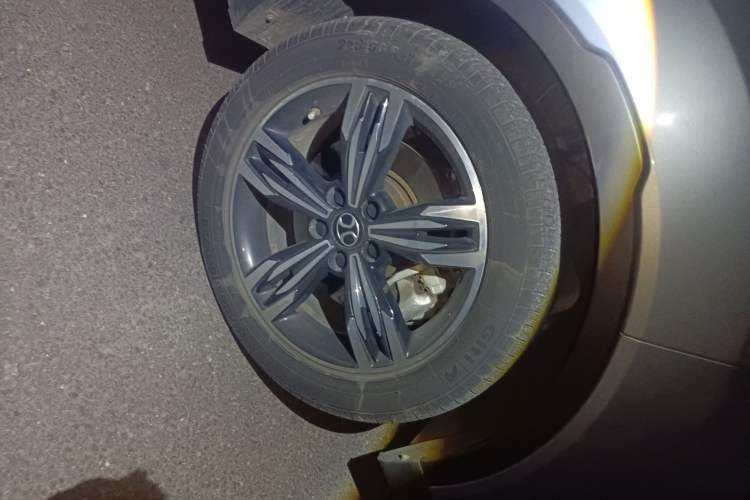Used BAIC Beijing EX3 2019 R600 Jingshang Edition Right Front Wheel Hub