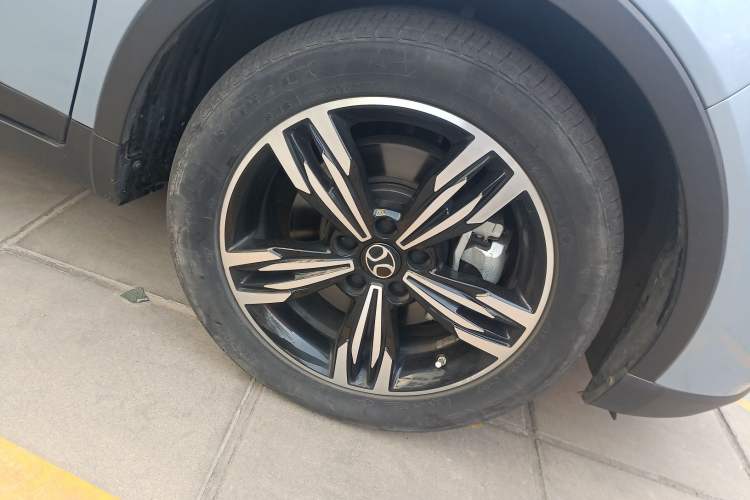 Used BAIC Beijing EX3 2019 R600 Jingshang Edition Right Front Wheel Hub
