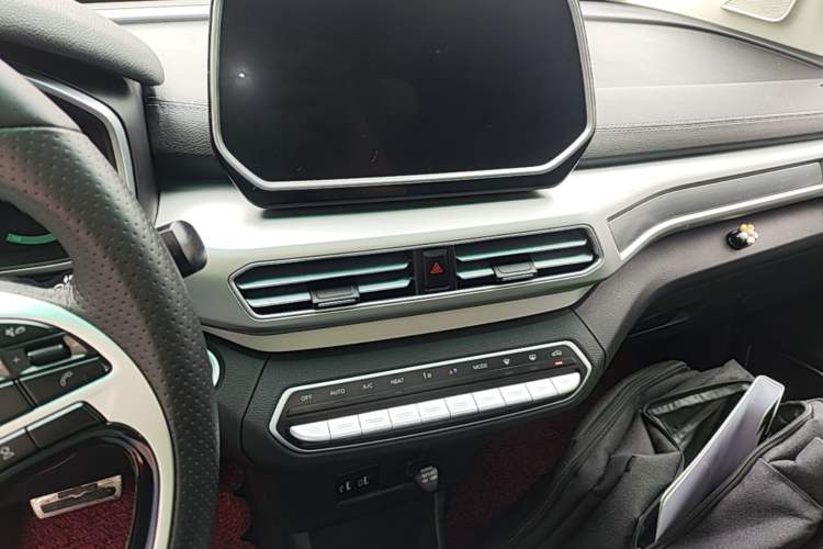 Used BAIC Beijing EX3 2019 R600 Trendy Edition Audio And AC Panel