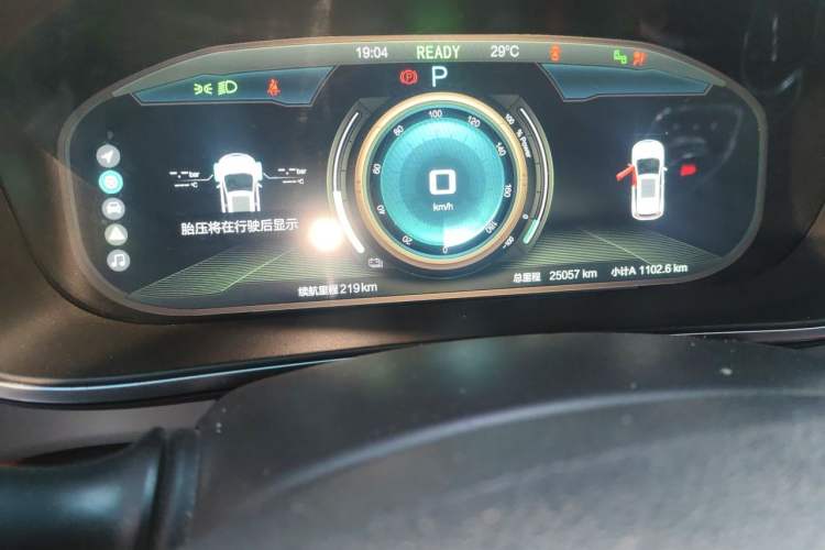 Used BAIC Beijing EX3 2019 R600 Elite Edition Odometer Close Up