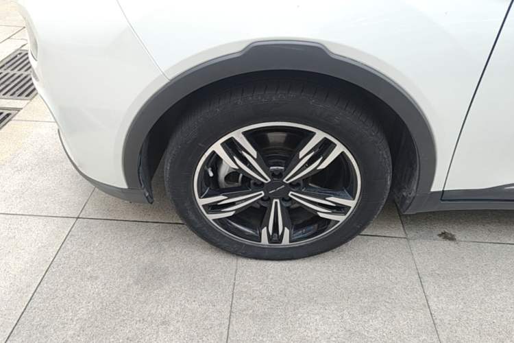 Used BAIC Beijing EX3 2019 R600 Strong Wind Edition Left Front Wheel Hub