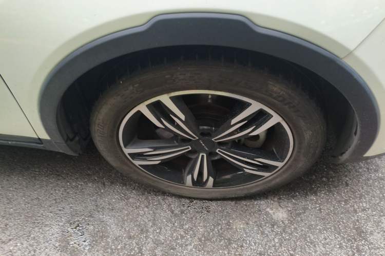 Used BAIC Beijing EX3 2019 R600 Strong Wind Edition Right Front Wheel Hub
