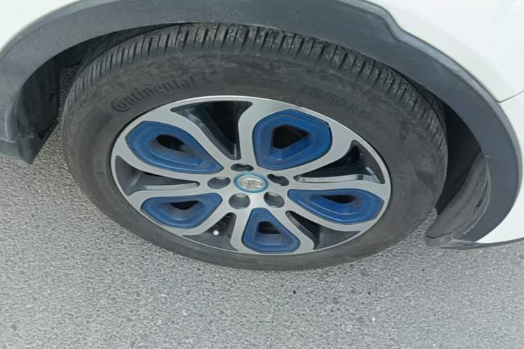Used BAIC Beijing EX3 2019 R600 Trendy Edition Right Front Wheel Hub