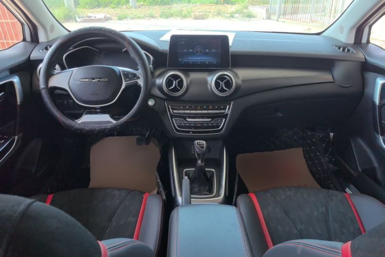 Used BAIC Beijing U5 2020 1.5L Manual Luxury Edition China VI Center Console