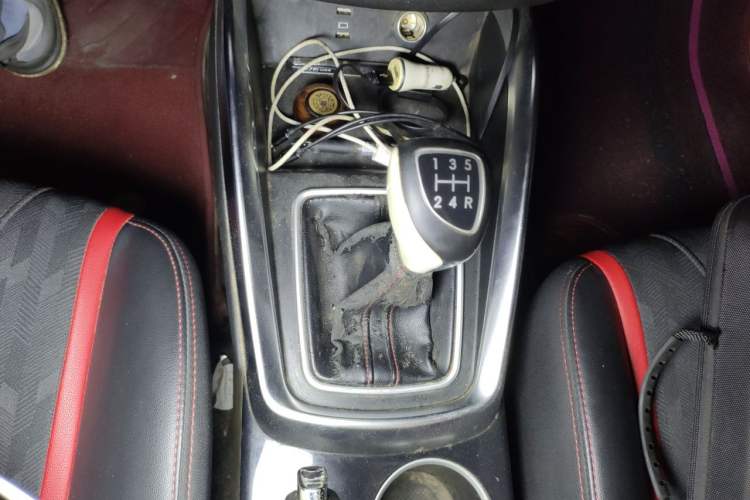 Used BAIC Beijing U5 2020 1.5L Manual Luxury Edition China V Gear Lever