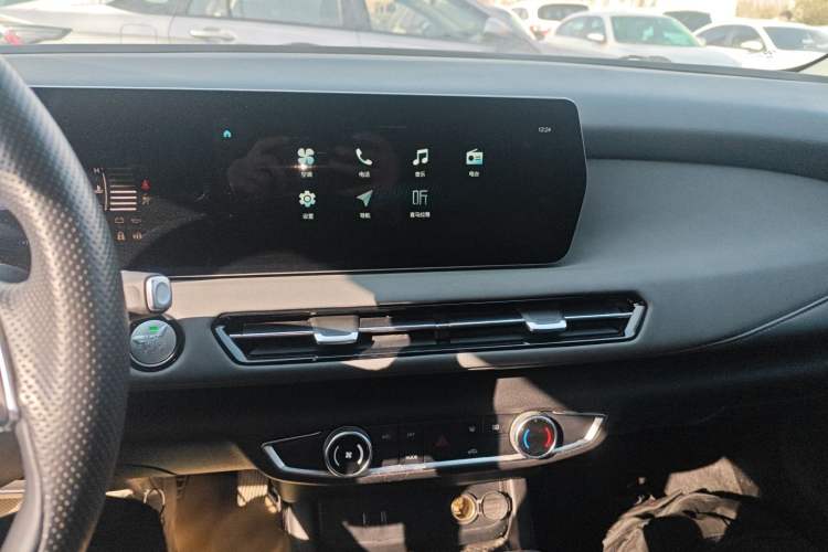 Used BAIC Beijing U5 PLUS 2021 1.5L CVT Luxury Edition Audio And AC Panel