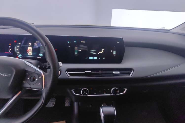 Used BAIC Beijing U5 PLUS 2021 1.5L CVT Luxury Edition Audio And AC Panel