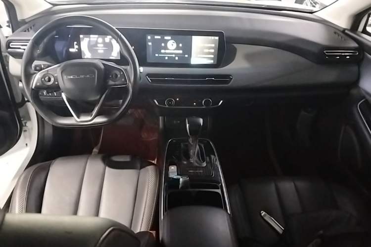 Used BAIC Beijing U5 PLUS 2021 1.5L CVT Luxury Edition Center Console