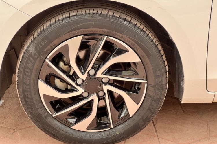 Used BAIC Beijing U5 PLUS 2021 1.5L CVT Luxury Edition Exterior 6