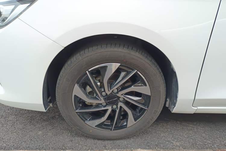 Used BAIC Beijing U5 PLUS 2021 1.5L CVT Luxury Edition Left Front Wheel Hub