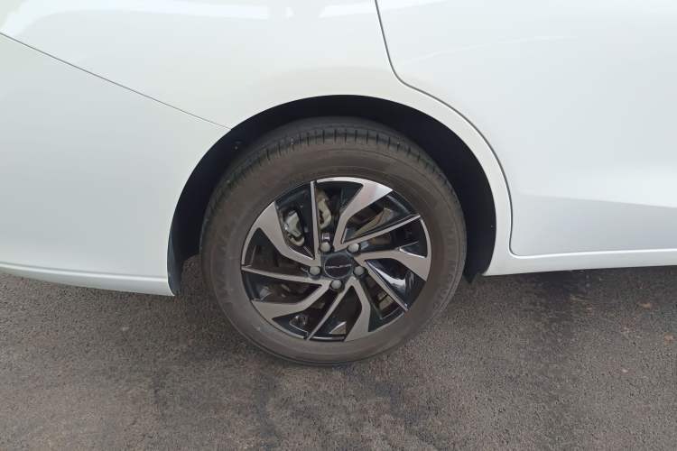 Used BAIC Beijing U5 PLUS 2021 1.5L CVT Luxury Edition Right Rear Wheel Hub