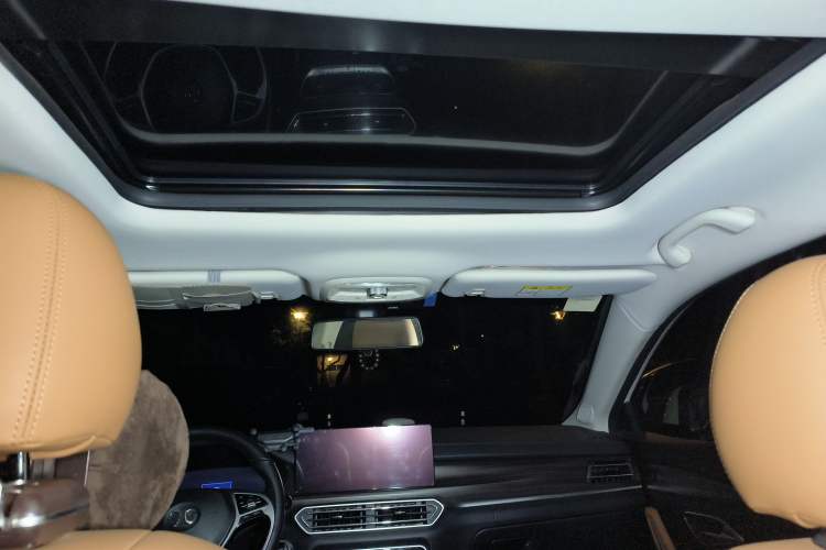 Used BAIC Beijing U7 2019 1.5T CVT New Smart Version China VI Emission Standard Headliner