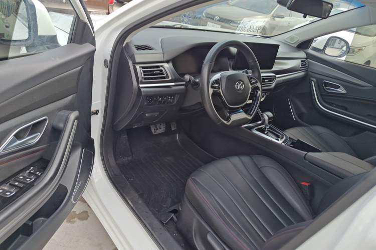 Used BAIC Beijing U7 2019 1.5T CVT Elite Edition China V Interior 2
