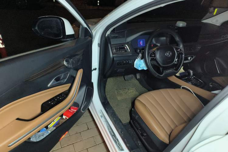 Used BAIC Beijing U7 2019 1.5T CVT New Smart Version China VI Emission Standard Interior 3